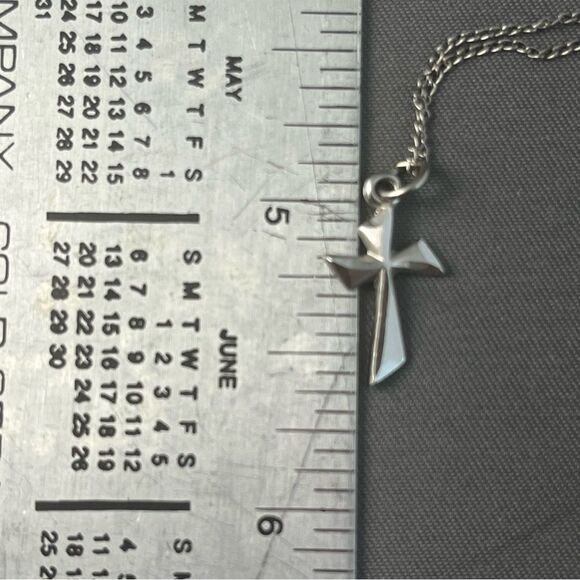 Vtg Silver Cross Pendant Child Size Boy Girl .925 18” Chain - Picture 7 of 9